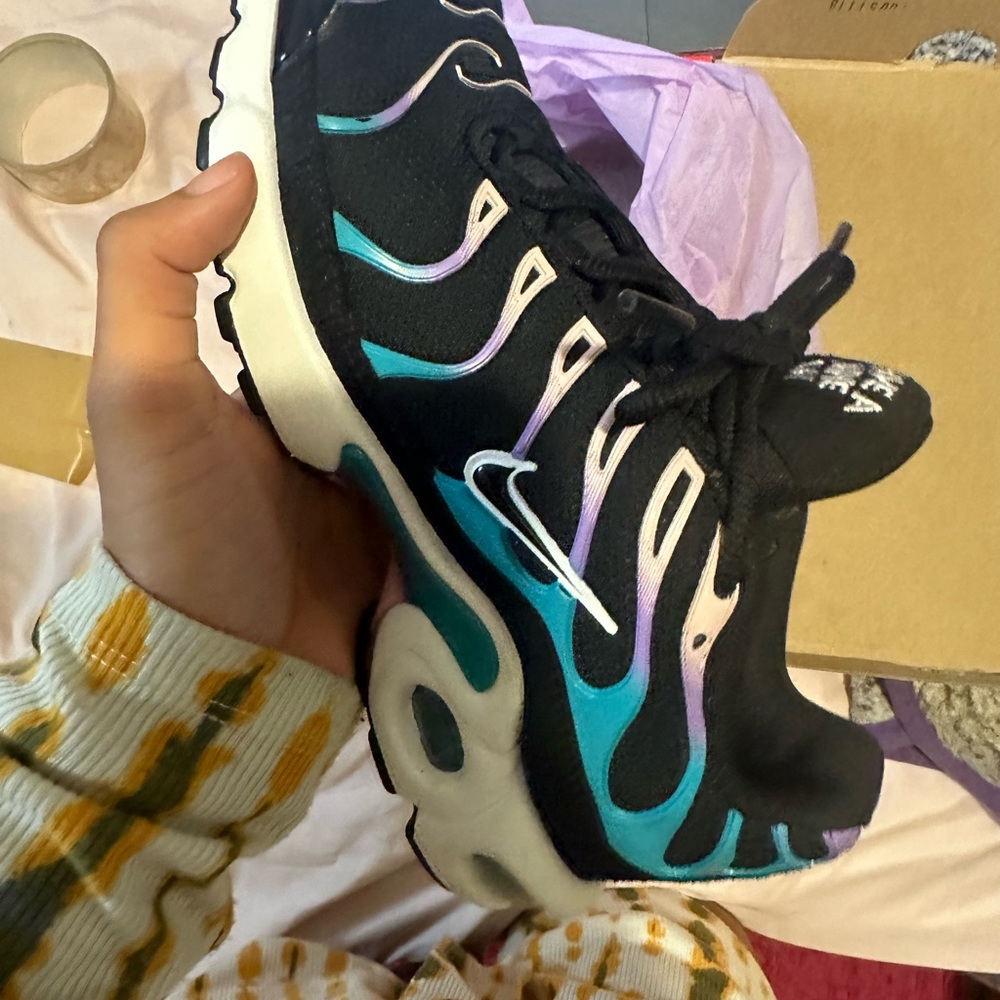 Air Max Plus - Picture 4 of 5